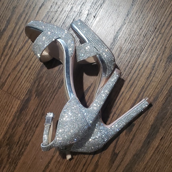 Steve Madden Silver Diamond Platform Heels - Picture 12 of 15